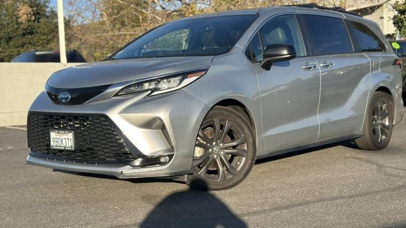 TOYOTA SIENNA 2022 5TDDRKEC6NS117530 image