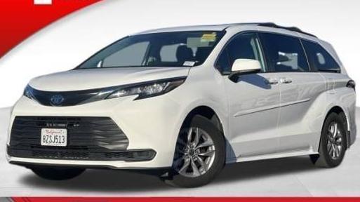 TOYOTA SIENNA 2022 5TDBSKFC9NS052277 image