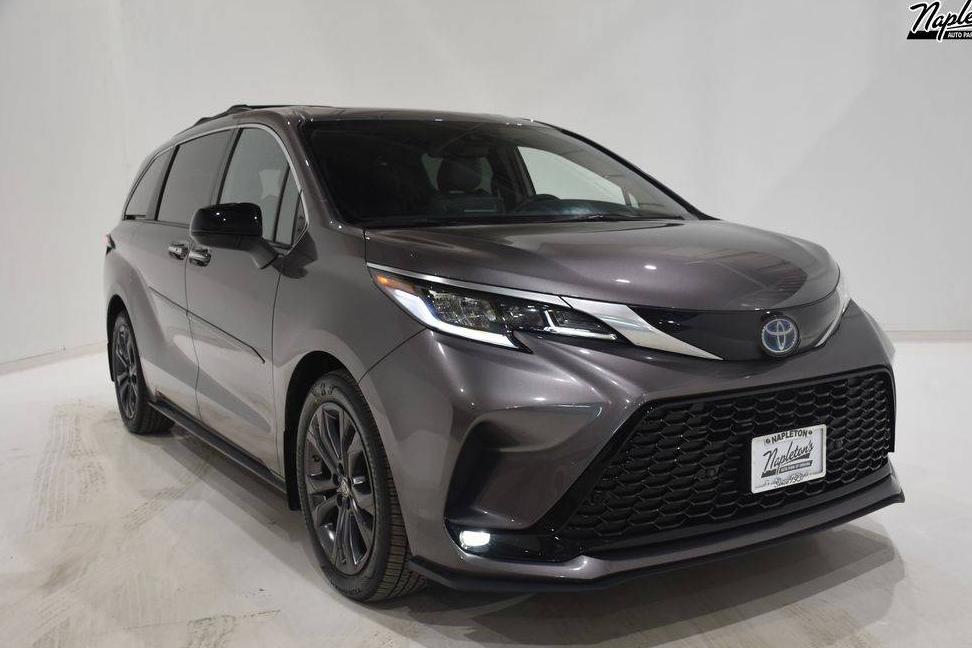 TOYOTA SIENNA 2022 5TDDRKEC3NS109840 image