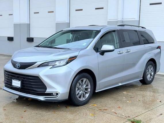 TOYOTA SIENNA 2022 5TDJRKEC9NS135975 image TOYOTA SIENNA 2022 5TDJRKEC9NS135975 image