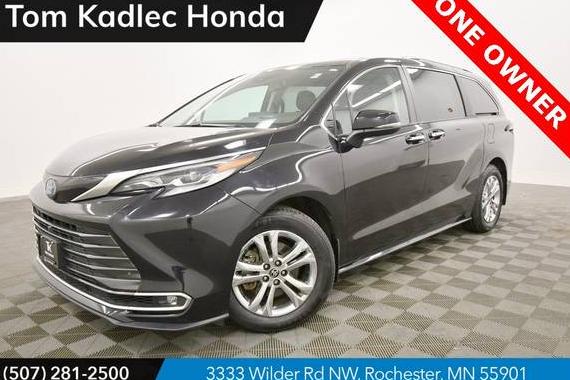 TOYOTA SIENNA 2022 5TDESKFC7NS069043 image