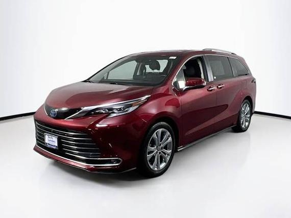 TOYOTA SIENNA 2022 5TDERKECXNS117812 image