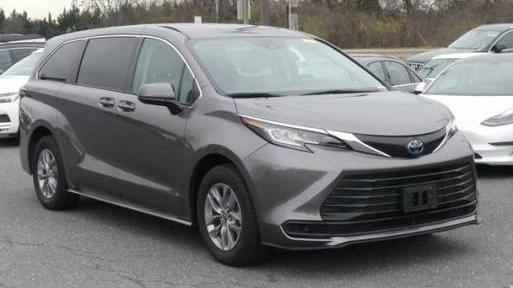 TOYOTA SIENNA 2022 5TDKRKEC8NS108206 image