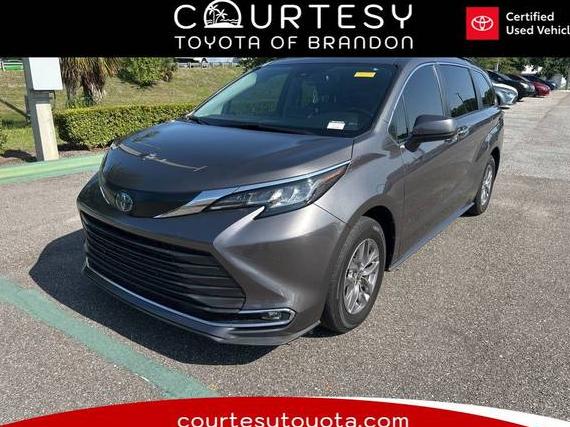 TOYOTA SIENNA 2022 5TDYRKEC6NS123670 image