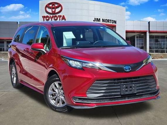 TOYOTA SIENNA 2022 5TDKRKEC3NS127441 image
