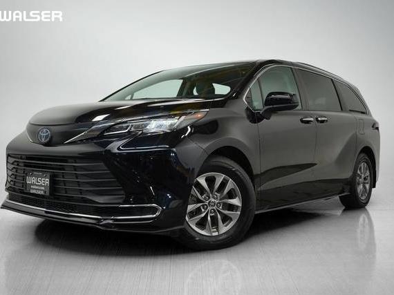 TOYOTA SIENNA 2022 5TDGRKEC5NS115281 image