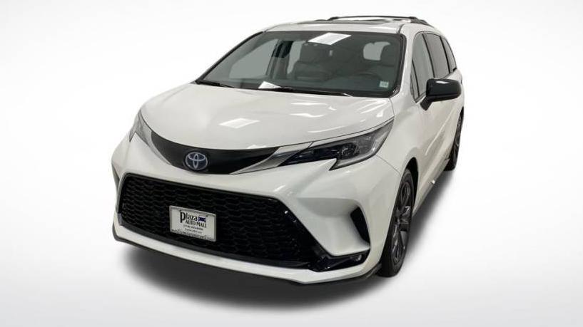 TOYOTA SIENNA 2022 5TDDRKECXNS079042 image