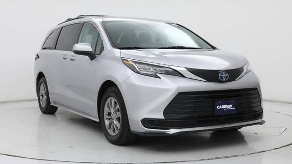 TOYOTA SIENNA 2022 5TDKRKEC1NS120889 image