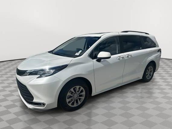 TOYOTA SIENNA 2022 5TDYRKEC4NS102879 image