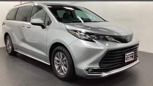 TOYOTA SIENNA 2022 5TDJSKFC6NS047758 image