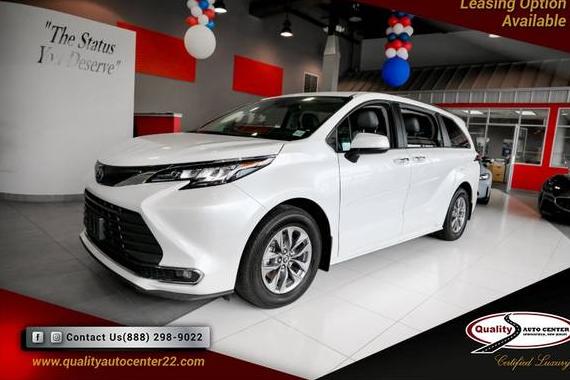 TOYOTA SIENNA 2022 5TDYSKFC4NS071717 image