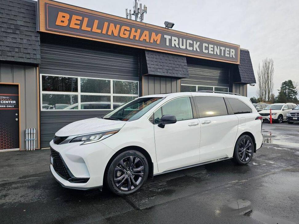 TOYOTA SIENNA 2022 5TDGRKEC1NS087849 image