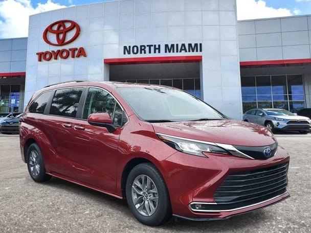 TOYOTA SIENNA 2022 5TDYRKEC8NS083592 image