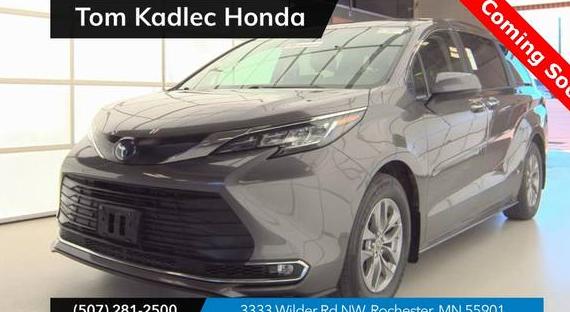 TOYOTA SIENNA 2022 5TDJRKEC9NS089161 image