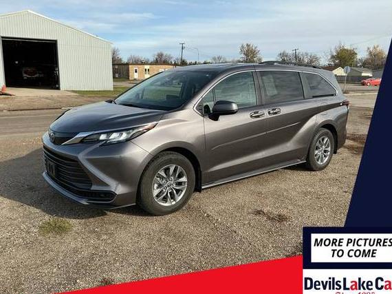 TOYOTA SIENNA 2022 5TDBSKFC4NS055426 image TOYOTA SIENNA 2022 5TDBSKFC4NS055426 image