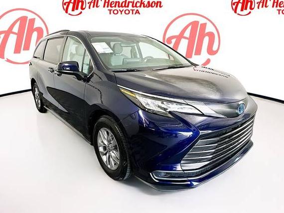 TOYOTA SIENNA 2022 5TDBRKEC3NS077883 image