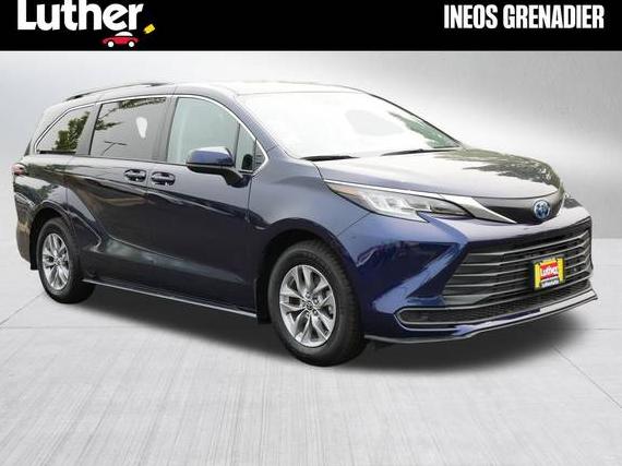 TOYOTA SIENNA 2022 5TDKRKEC7NS087526 image