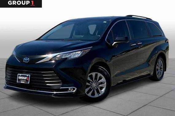 TOYOTA SIENNA 2022 5TDYSKFC7NS046519 image