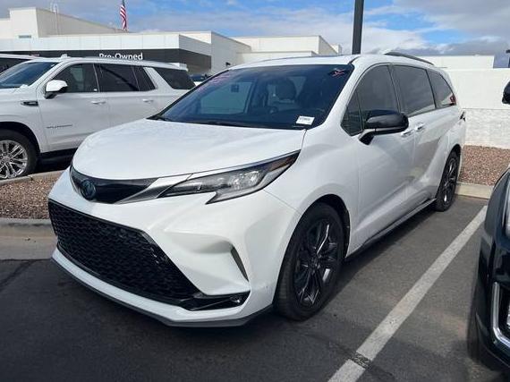 TOYOTA SIENNA 2022 5TDDRKEC2NS075423 image