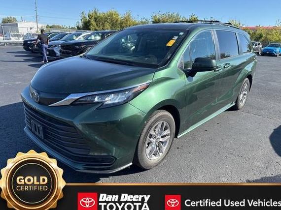 TOYOTA SIENNA 2022 5TDBSKFC6NS070039 image