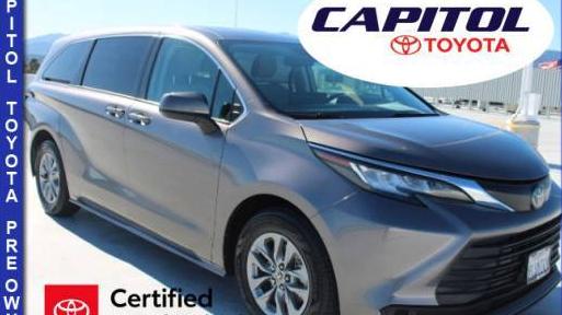 TOYOTA SIENNA 2022 5TDKRKEC4NS104279 image