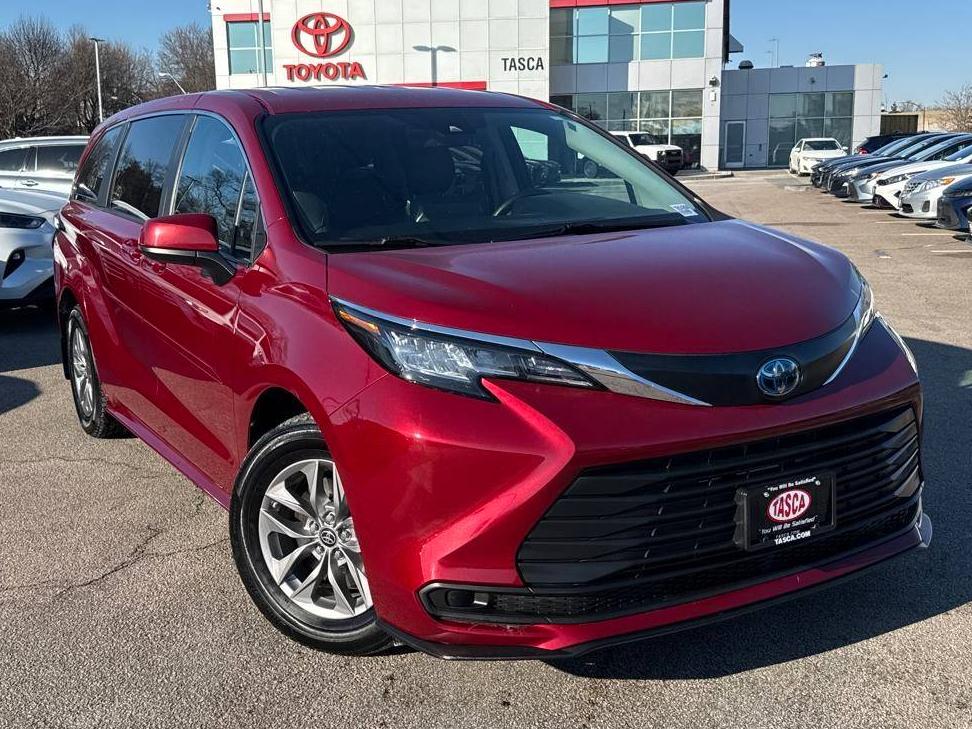 TOYOTA SIENNA 2022 5TDKRKEC8NS129265 image