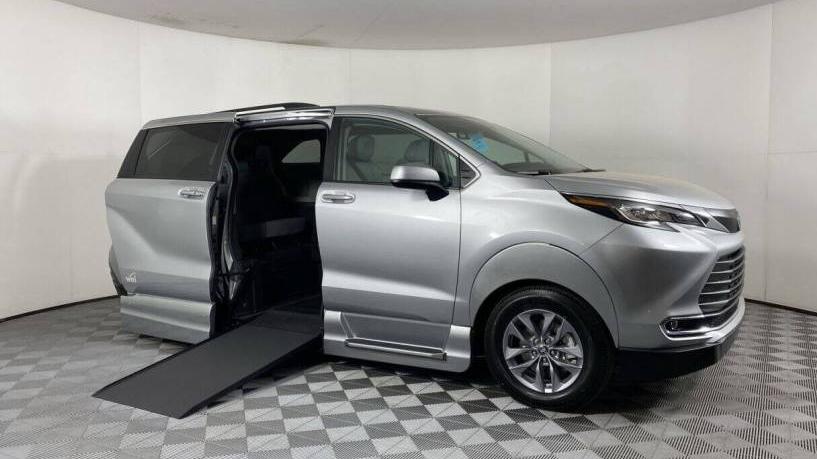 TOYOTA SIENNA 2022 5TDJRKEC0NS076721 image