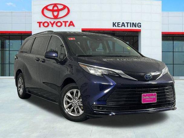 TOYOTA SIENNA 2022 5TDKRKEC4NS099455 image