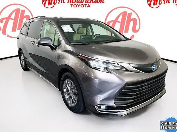 TOYOTA SIENNA 2022 5TDYRKEC6NS127721 image