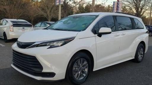 TOYOTA SIENNA 2022 5TDKRKEC9NS105752 image