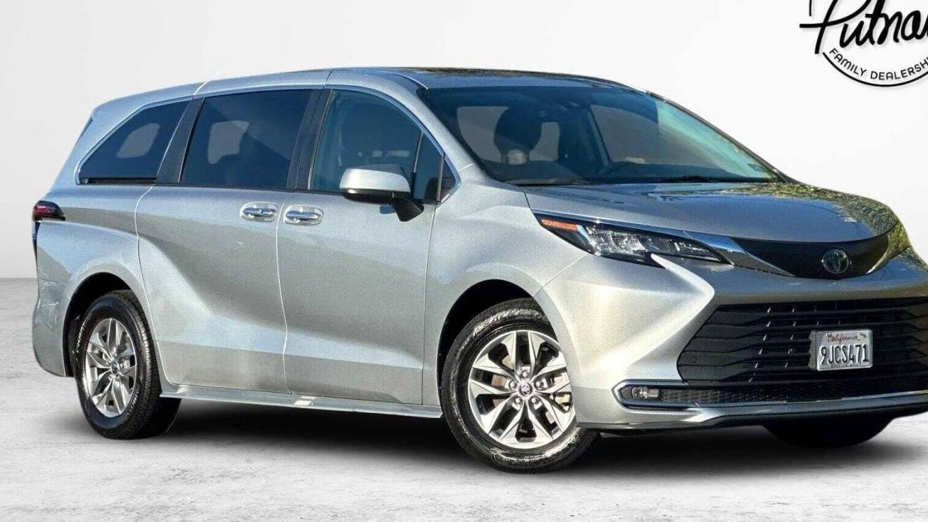 TOYOTA SIENNA 2022 5TDYRKECXNS121095 image