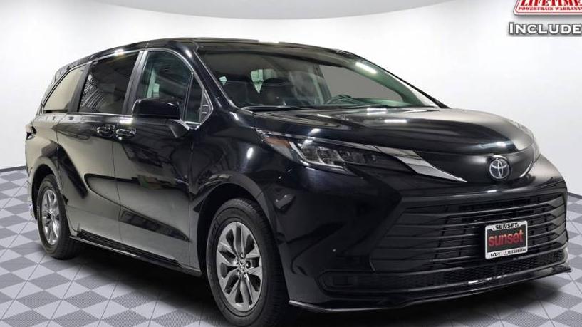 TOYOTA SIENNA 2022 5TDKRKEC9NS124477 image