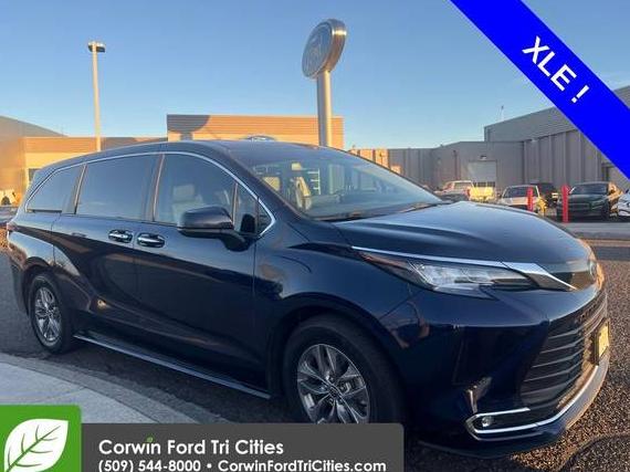 TOYOTA SIENNA 2022 5TDYSKFC2NS061297 image