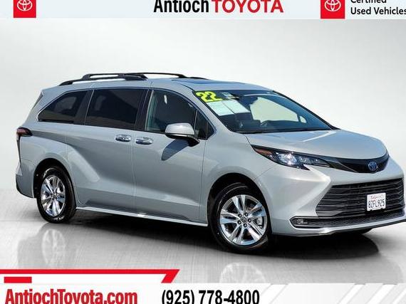 TOYOTA SIENNA 2022 5TDASKFC7NS045310 image
