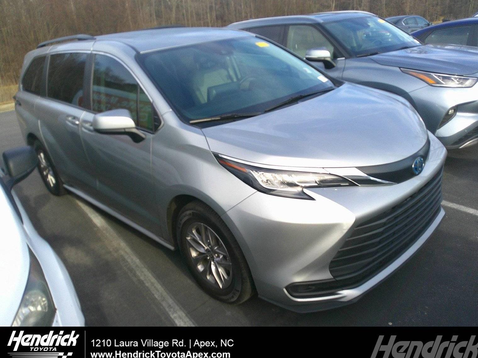 TOYOTA SIENNA 2022 5TDKSKFC0NS053978 image