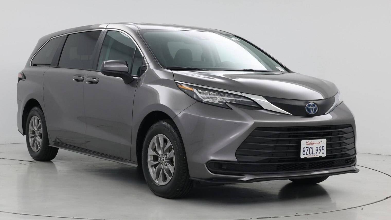 TOYOTA SIENNA 2022 5TDKRKEC6NS078106 image