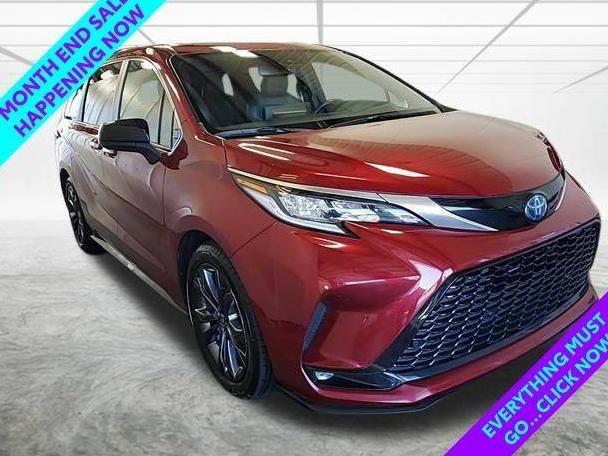 TOYOTA SIENNA 2022 5TDXRKEC3NS132936 image