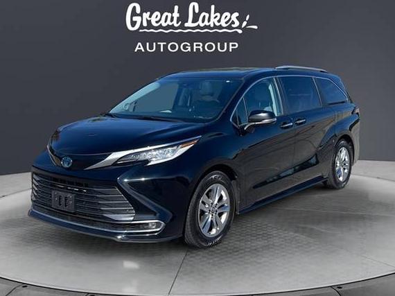 TOYOTA SIENNA 2022 5TDZSKFC1NS053650 image