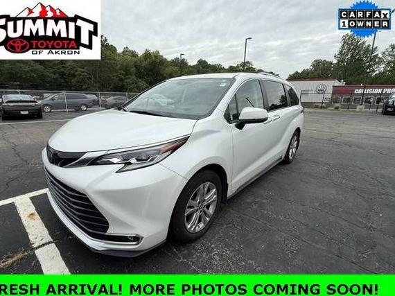 TOYOTA SIENNA 2022 5TDESKFC3NS059030 image