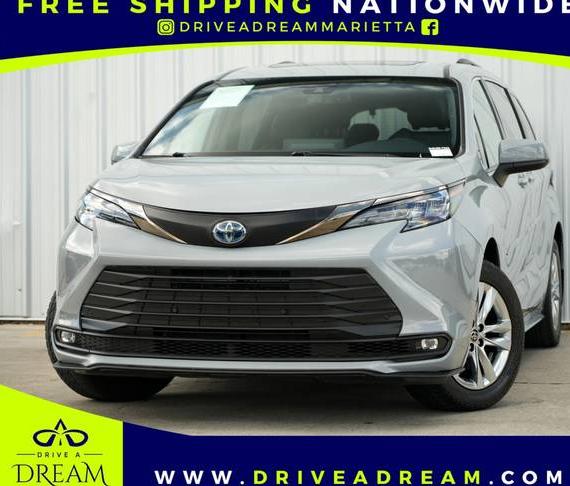 TOYOTA SIENNA 2022 5TDASKFC0NS046458 image