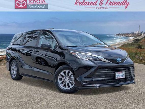 TOYOTA SIENNA 2022 5TDKSKFCXNS058864 image