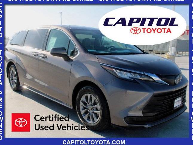 TOYOTA SIENNA 2022 5TDKSKFC5NS047318 image