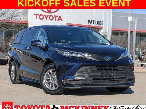 TOYOTA SIENNA 2022 5TDKRKEC0NS105798 image