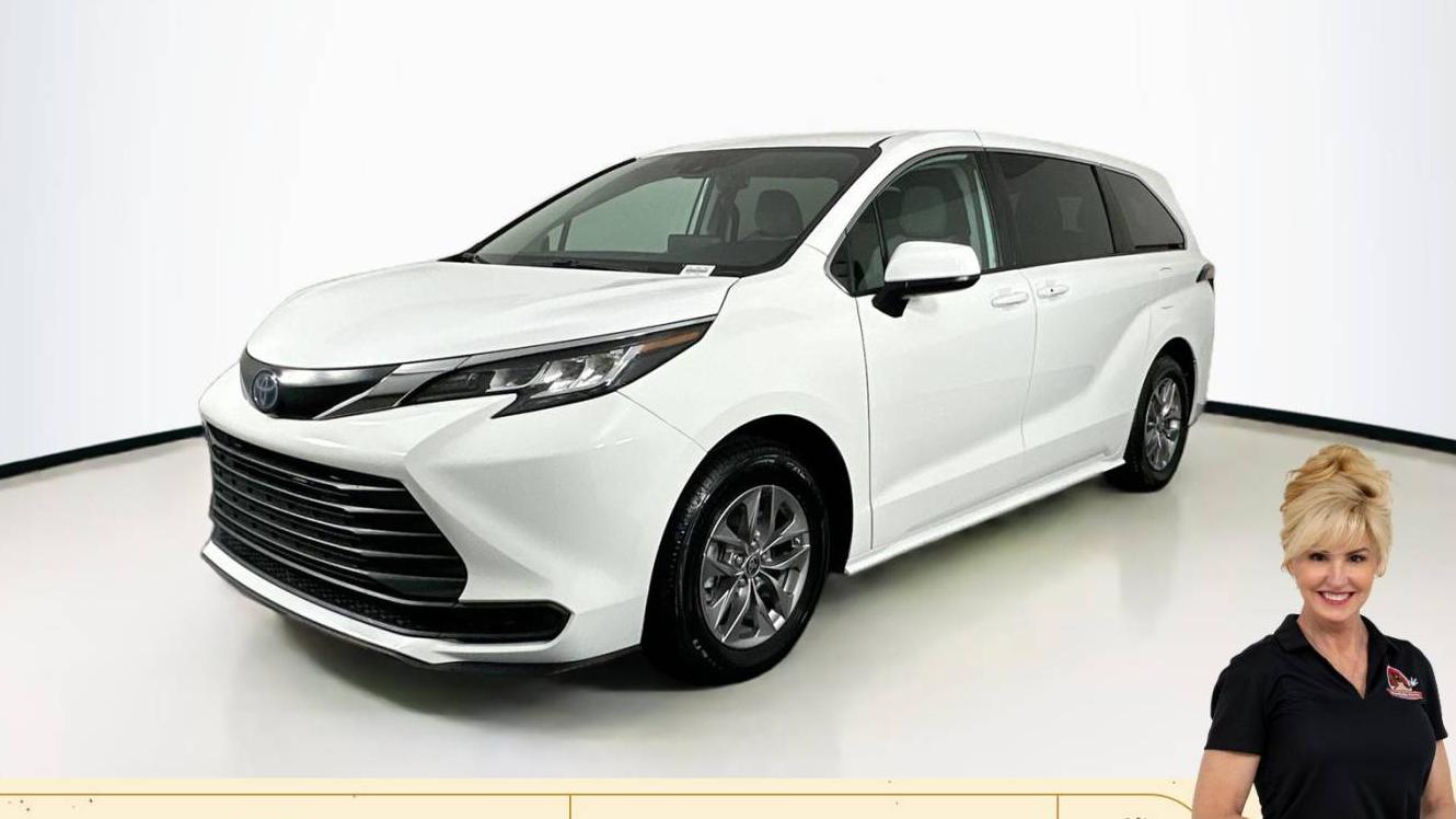 TOYOTA SIENNA 2022 5TDKRKEC2NS108797 image