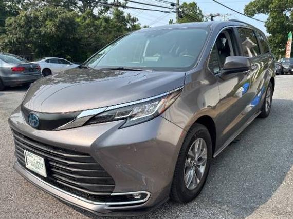 TOYOTA SIENNA 2022 5TDYRKEC4NS086201 image