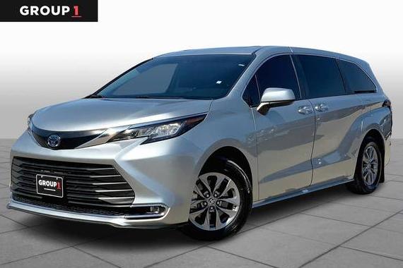 TOYOTA SIENNA 2022 5TDYRKEC0NS131067 image