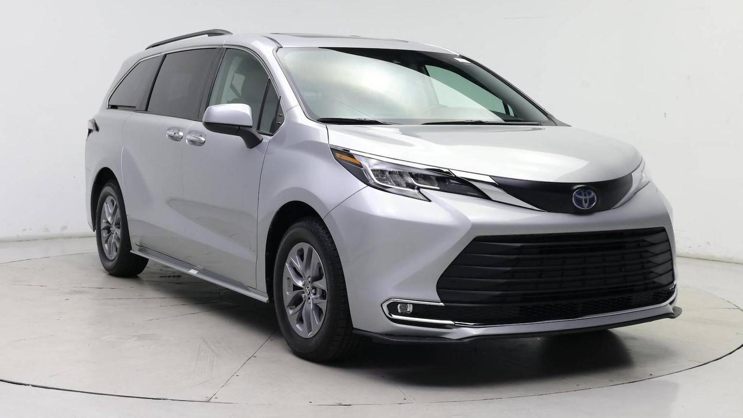 TOYOTA SIENNA 2022 5TDYRKEC3NS076839 image