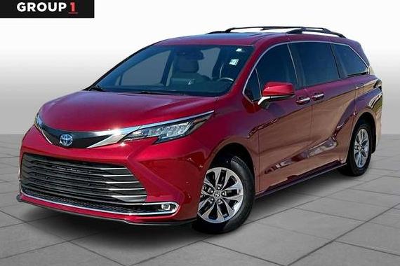 TOYOTA SIENNA 2022 5TDYRKEC1NS082185 image