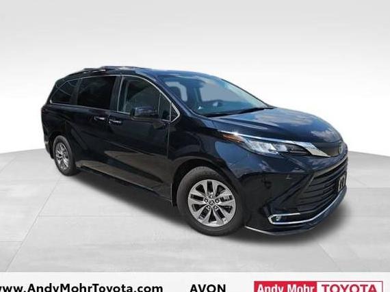 TOYOTA SIENNA 2022 5TDYSKFC1NS063672 image