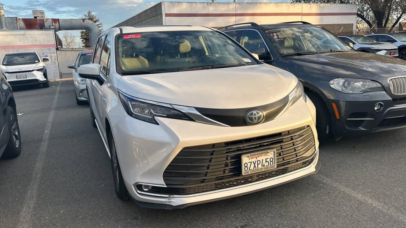 TOYOTA SIENNA 2022 5TDYRKEC9NS099820 image